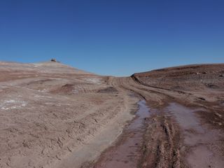 The isolated road that journalist Elizabeth Howell followed near Utah's Mars Desert Research Station had steep slopes and icy and muddy pathways.