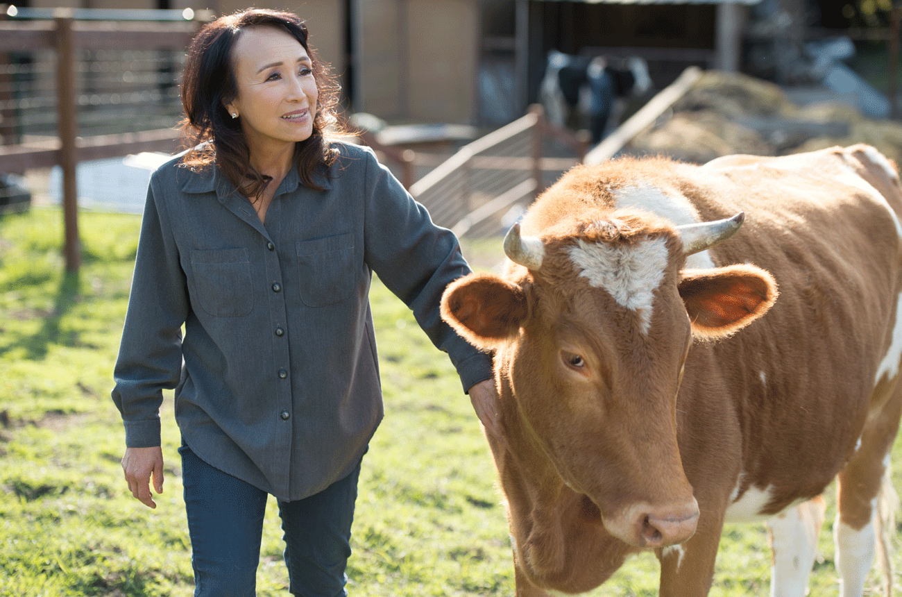 miyoko-portrait_with_angel_the_cow.gif