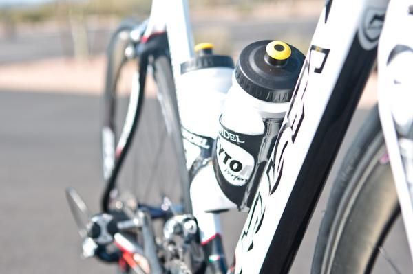 Carbon fiber Arundel Dave-O bottle cages hold on tight while still staying very light.