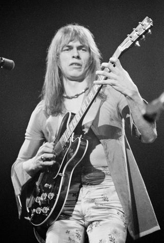 Guitarist Steve Howe performing with English progressive rock group Yes at the Rainbow Theatre, London, 17th December 1972. (