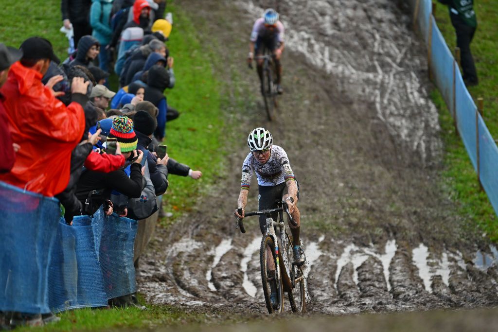 PONTCHATEAU FRANCE NOVEMBER 05 Fem Van Empel of The Netherlands competes during the 21st UEC European Cyclocross Championships 2023 Womens Elite on November 05 2023 in Pontchateau France Photo by Luc ClaessenGetty Images