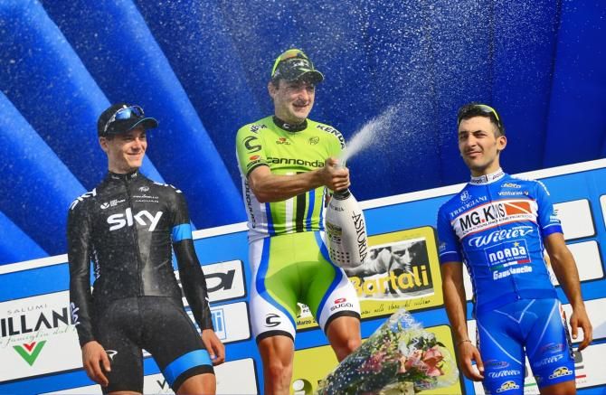 Elia Viviani (Cannondale) sprays the spumante