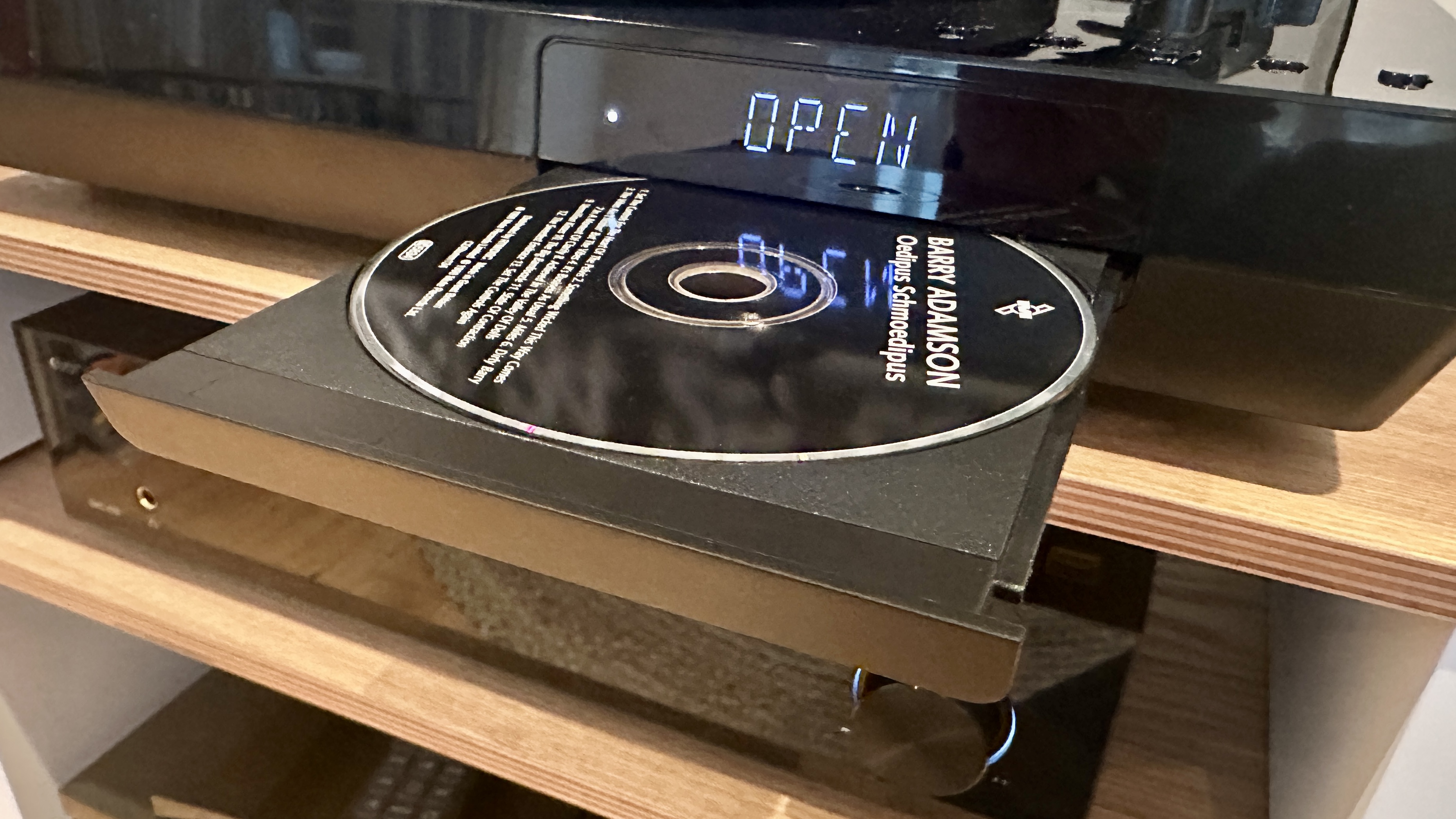 Philips Fidelio FT1 turntable closeup showing the tonearm, plinth, stylus and CD mechanism