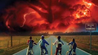 Mind Flayer surplombant les enfants de Stranger Things sur leurs vélos