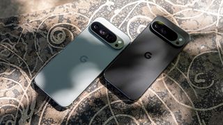 Comparing the backs and sizes of the Obsidian Google Pixel 9 Pro with the Hazel Google Pixel 9 Pro XL