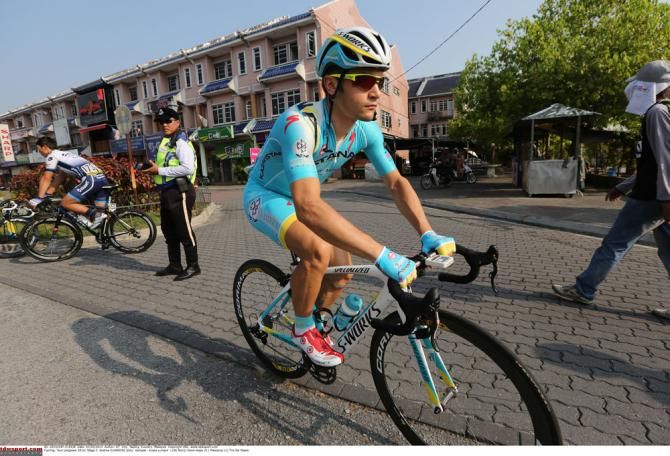Guardini tests his injured foot out ahead of the stage