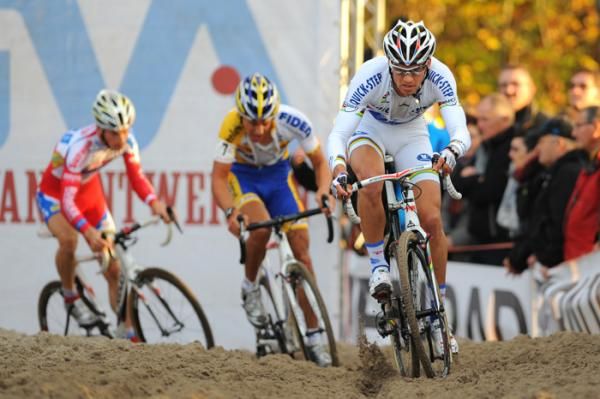 Zdenek Stybar (Quickstep) leads into the sand