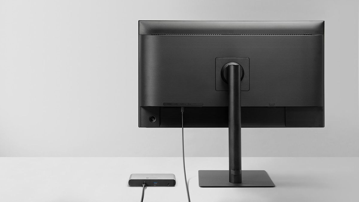 what is the use of thunderbolt 4 port in laptop