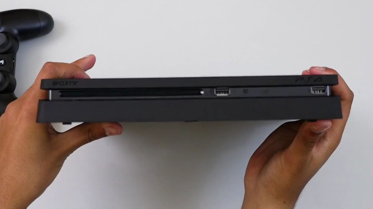 ps4 slim usb slots