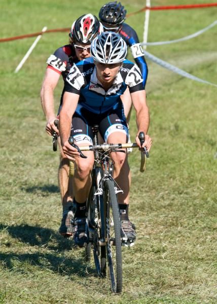 Chris Consorto (Louis Garneau) leads a small group.