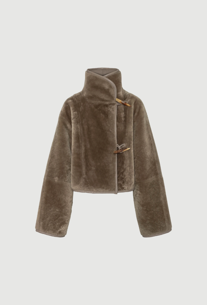 An image of an Envelope1976 coat.