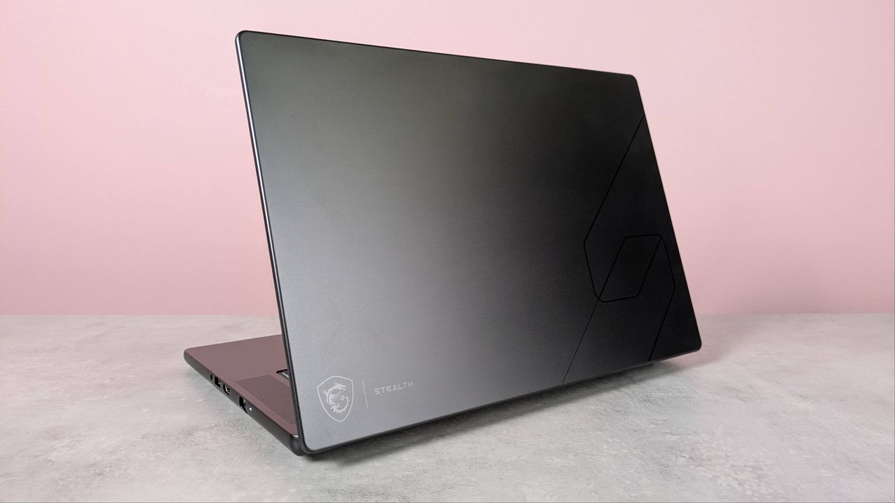 MSI Stealth 16 AI+