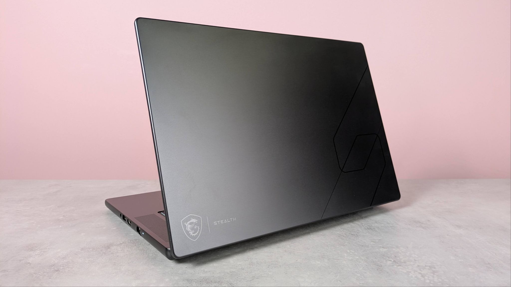 MSI Stealth 16 AI+