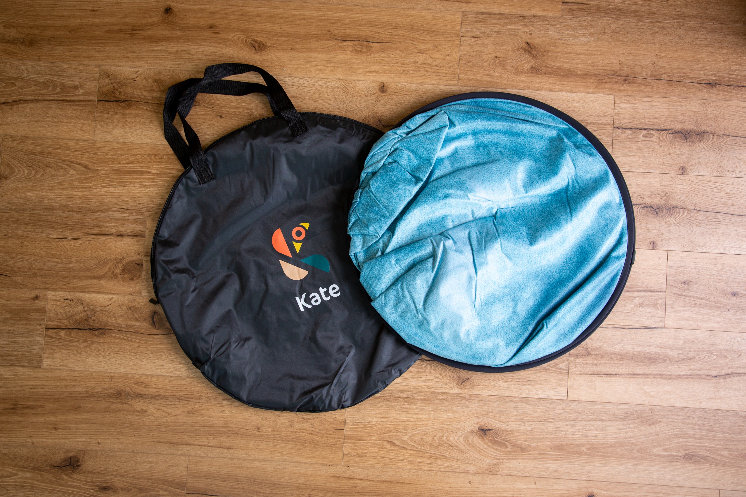 Kate Backdrops - two-sided collapsible backgrounds