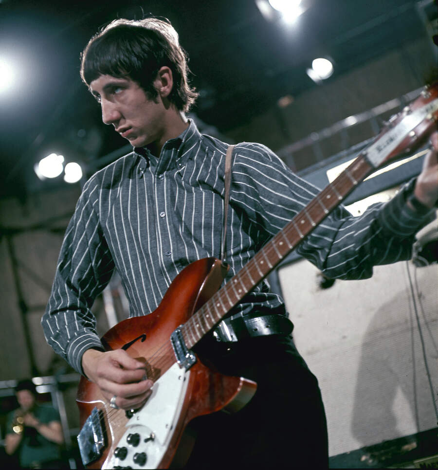 Pete Townshend on Ready, Steady, Go, in 1966