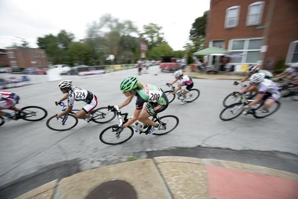 The women navigate the tricky course