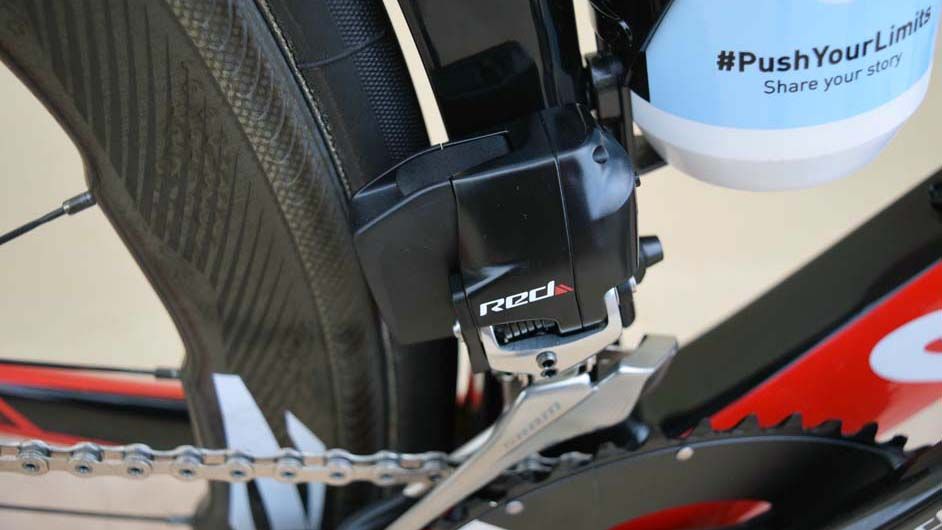 A closer look at the wireless electronic front derailleur