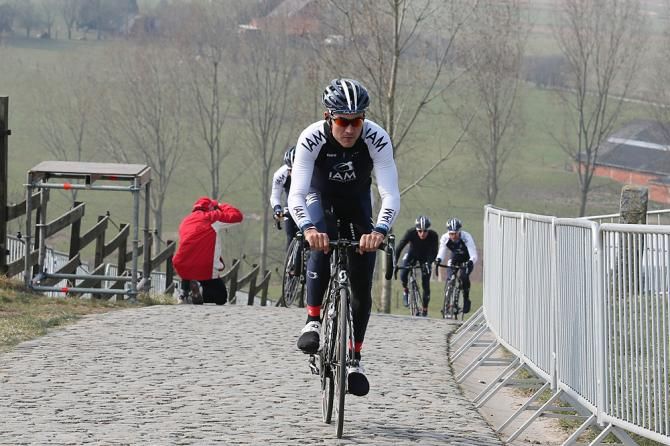 Heinrich Haussler pre-rides the Paterberg