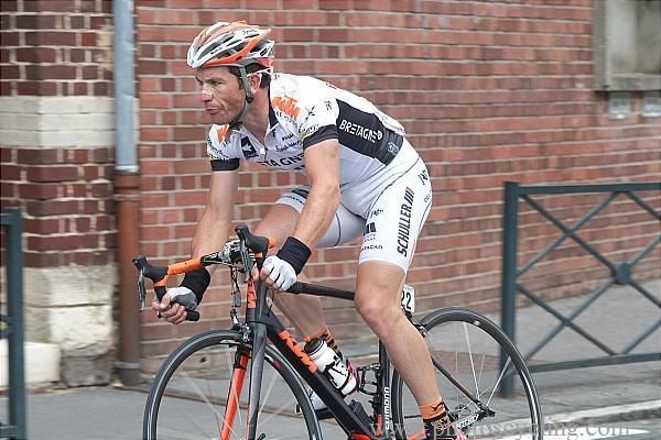 Jean-Luc Delpech on his way to victory