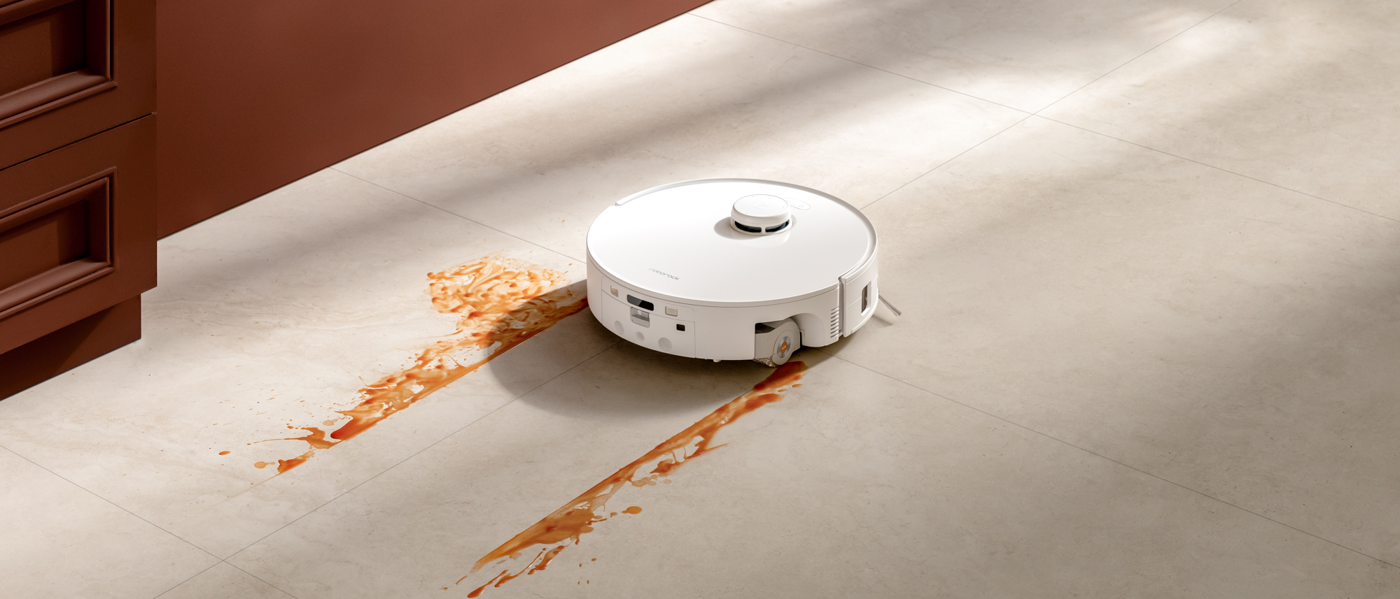 Roborock Qrevo Curv 2 Flow on floor