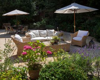 protect your garden furniture from spills