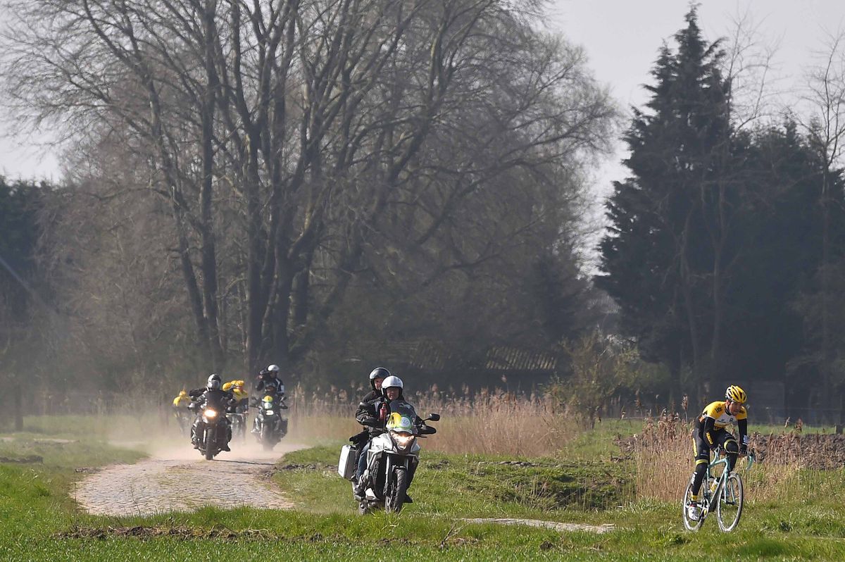 LottoNL-Jumbo recons the Paris-Roubaix course