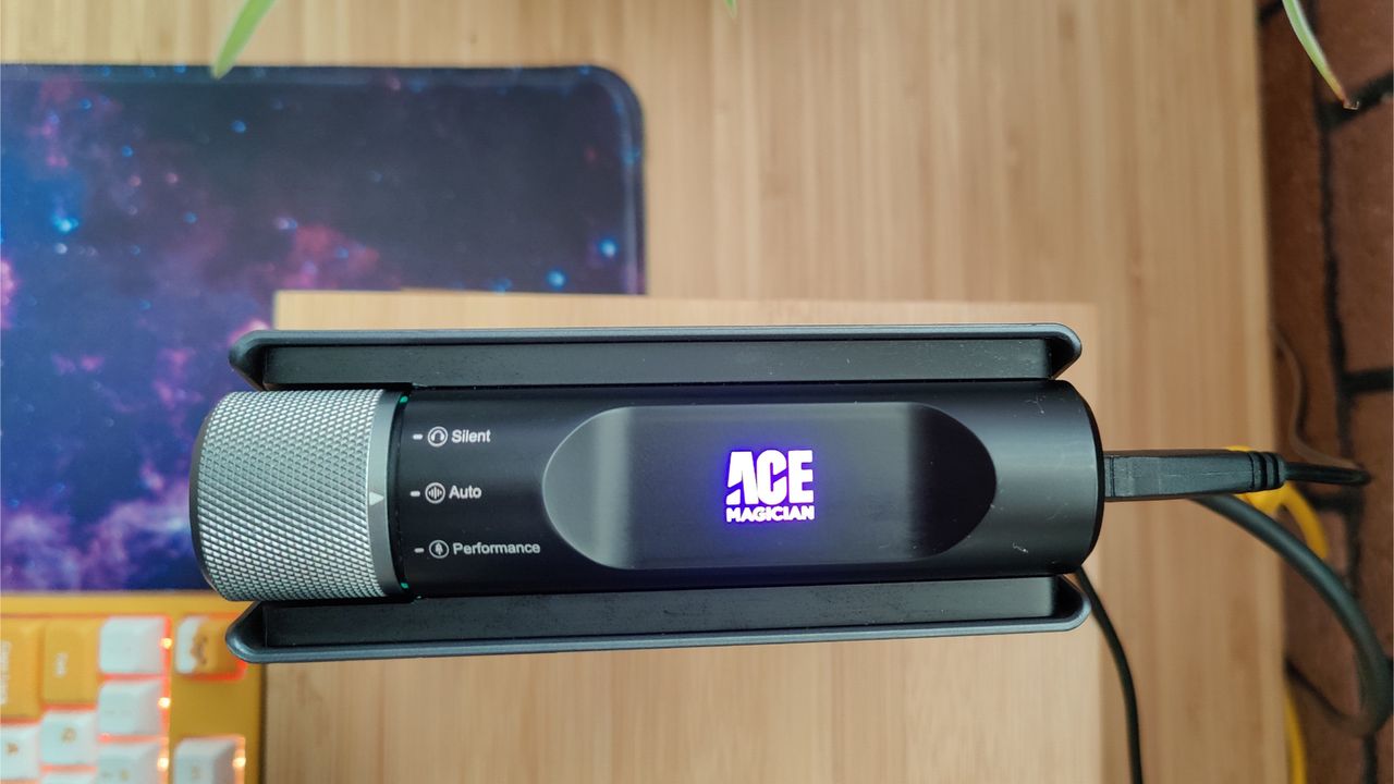 AceMagician AMR5 mini PC