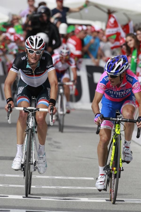 Damiano Cunego (Lampre - ISD) beats Frank Schleck (Leopard Trek) for second