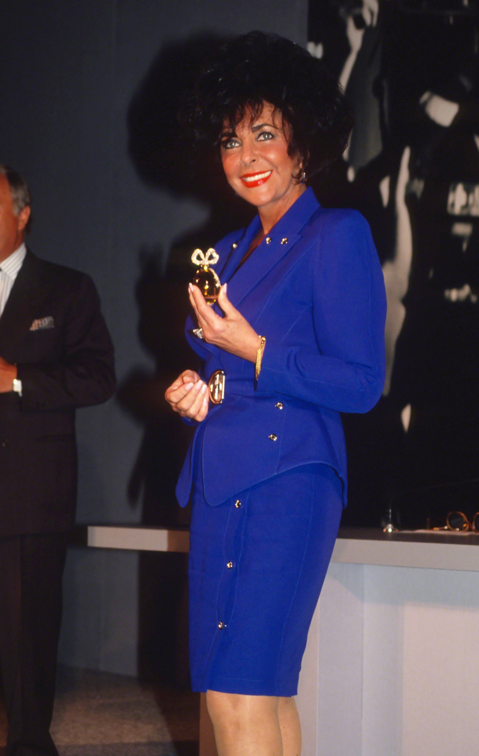 perfume - elizabeth taylor