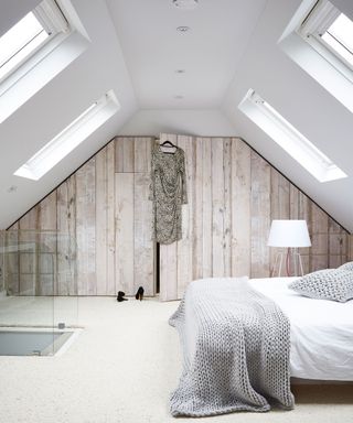 Attic bedroom ideas with skylights