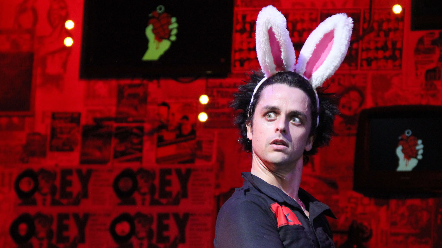 Billie Joe Armstrong performs during his final performance as &#039;St. Jimmy&#039; and the closing night of Green Day&#039;s &#039;American Idiot&#039; on Broadway at the St. James Theater on April 24, 2011 in New York City.