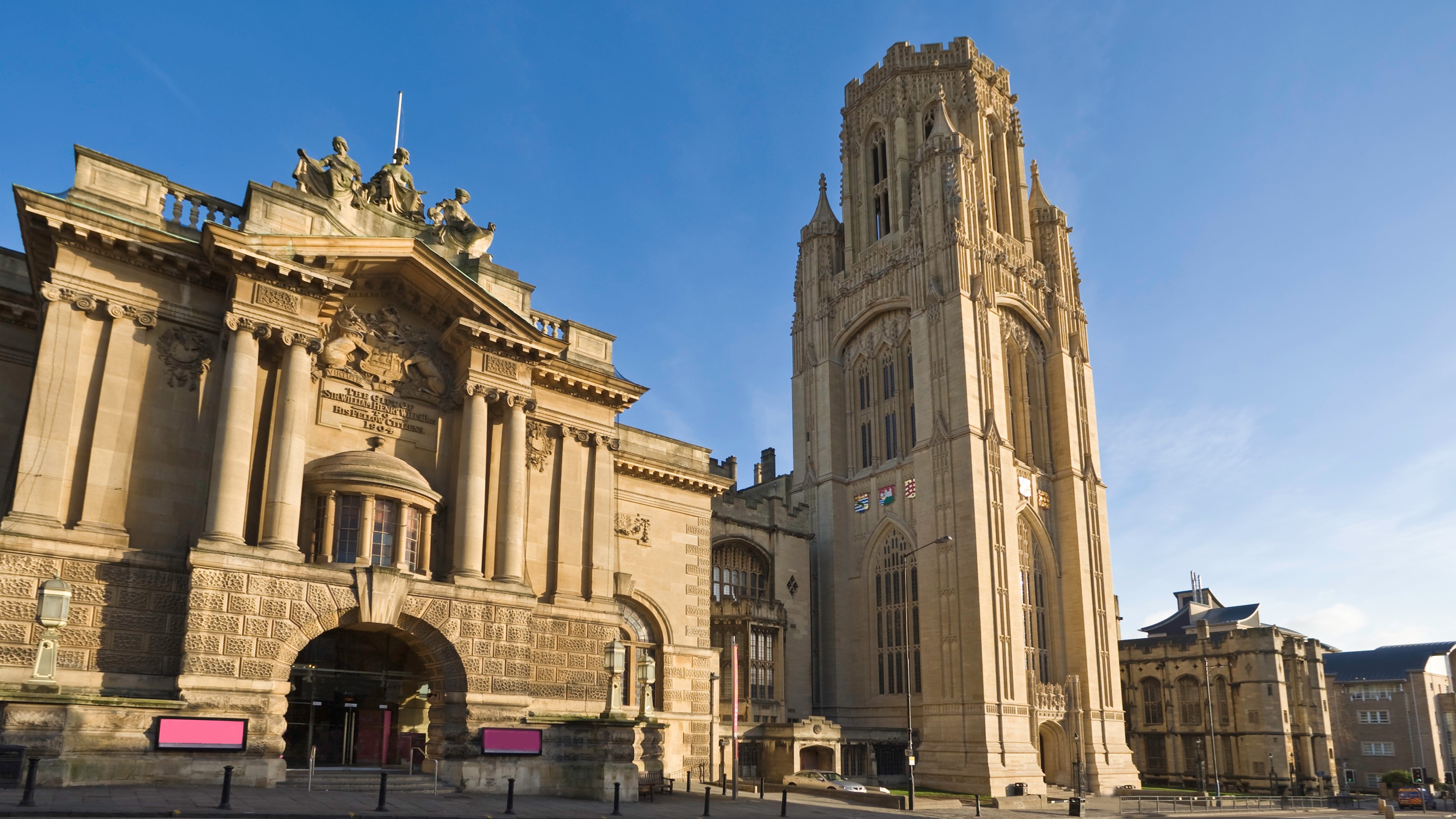 El Museo y Galería de Arte de Bristol contiene tres pisos de exhibiciones impresionantes.