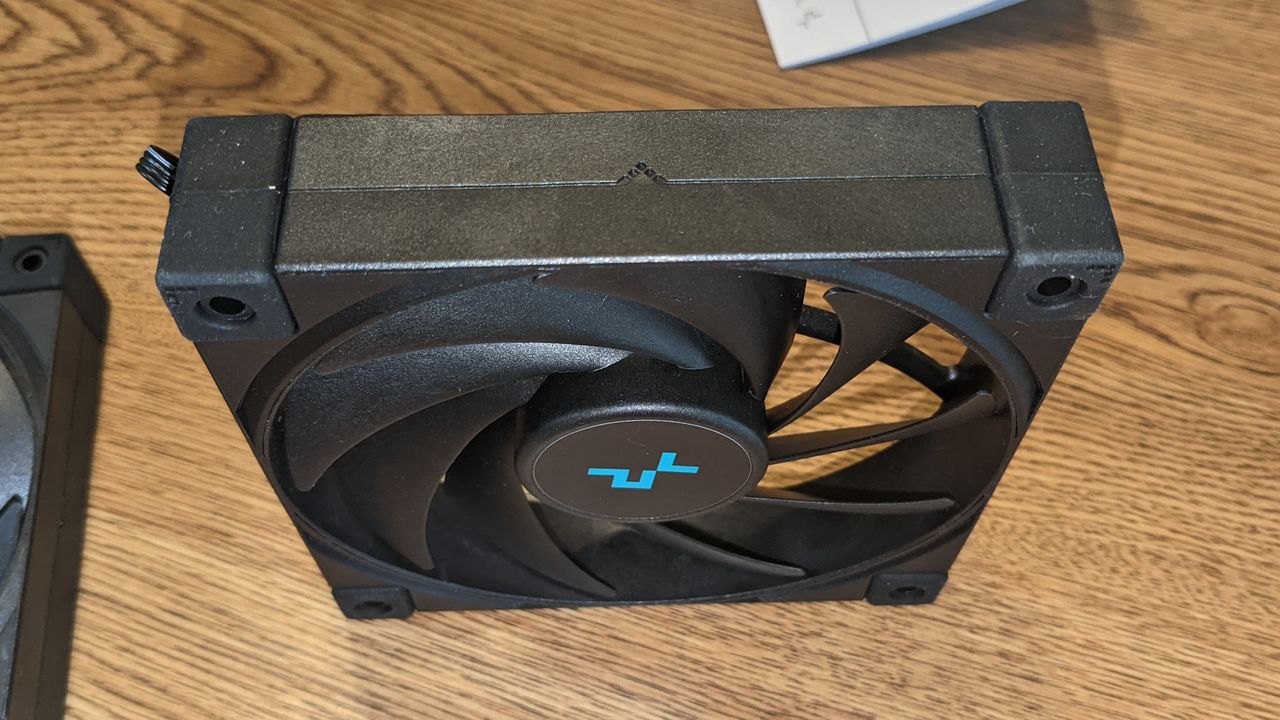 DeepCool LT720 AIO