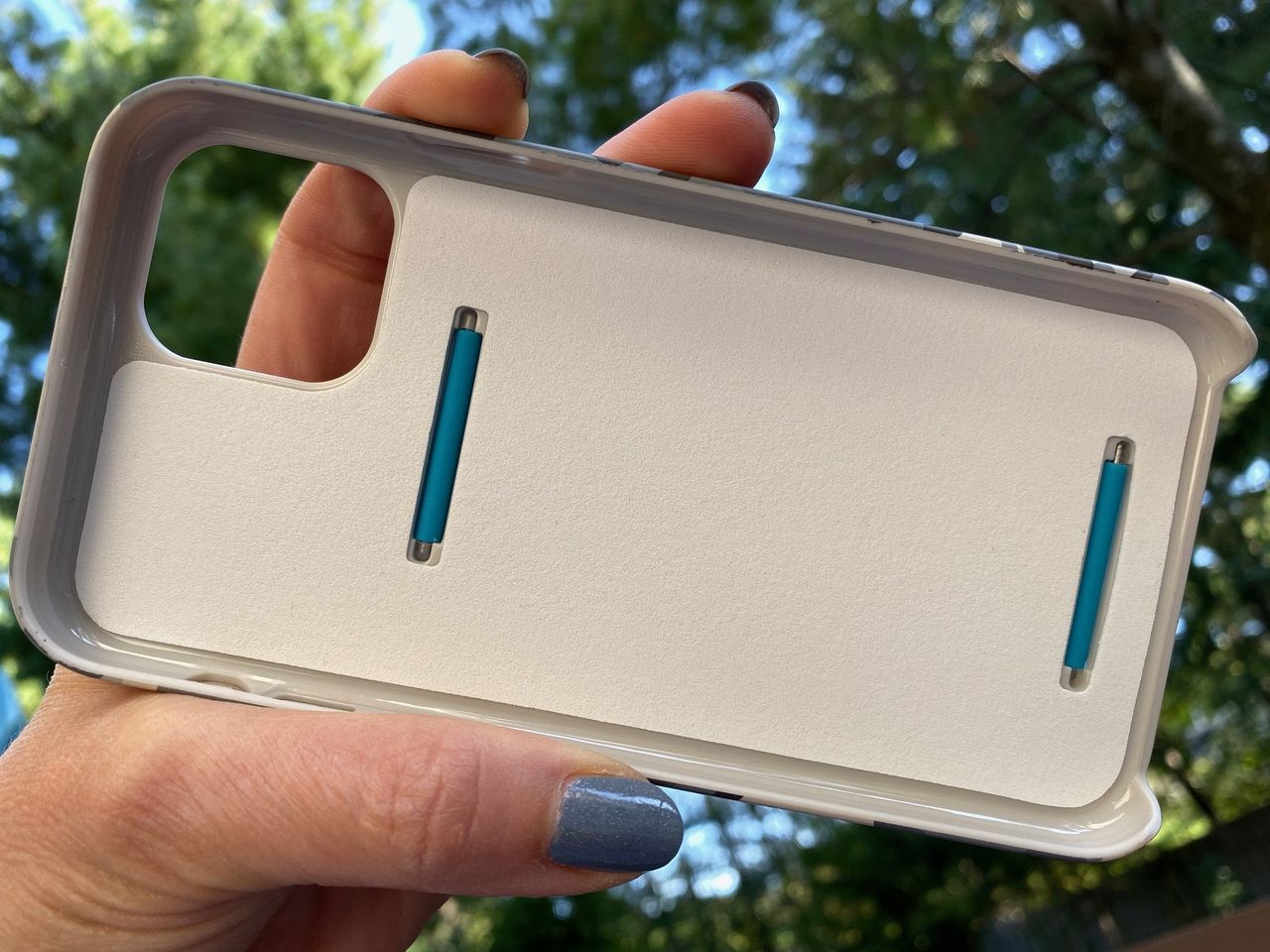 Grip2&uuml; Slim Grip iPhone Case