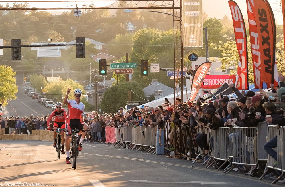 Sam Gaze (Specialized) edges out Todd Wells (SRAM-TLD) after the two had worked well together to hold off the peloton
