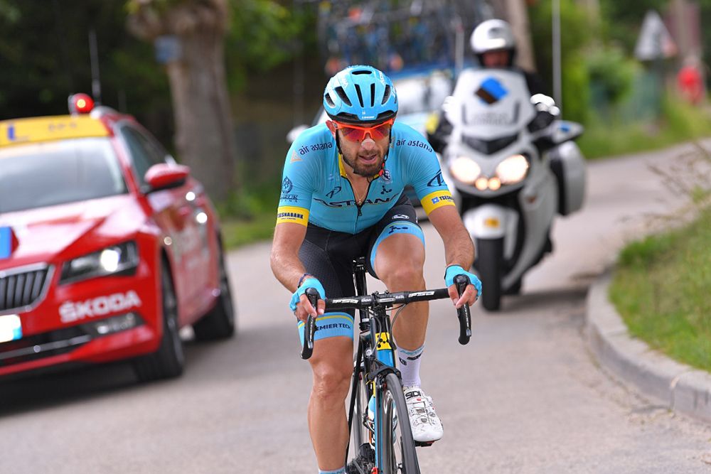 Dario Cataldo (Astana) goes alone during stage 4
