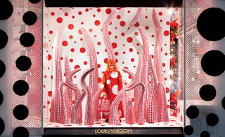 windows by Yayoi Kusama, 5th Avenue maison, New York, 2012