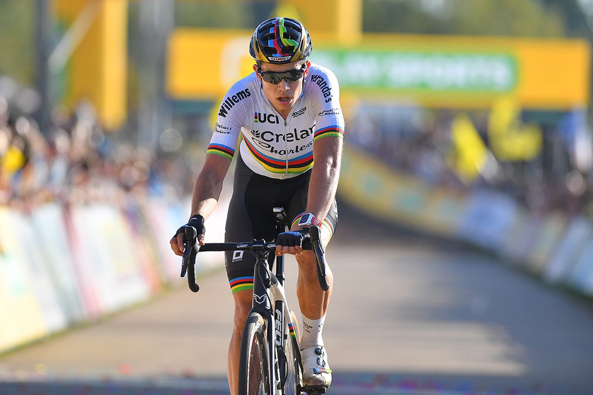 Wout Van Aert finishing second at Superprestige Zonhoven