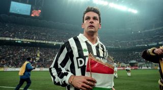 28 November 1993 - Italian Football, Serie A - Internazionale v Juventus - Juventus captain Roberto Baggio holds the match pennant - (Photo by David Davies/Offside via Getty Images)