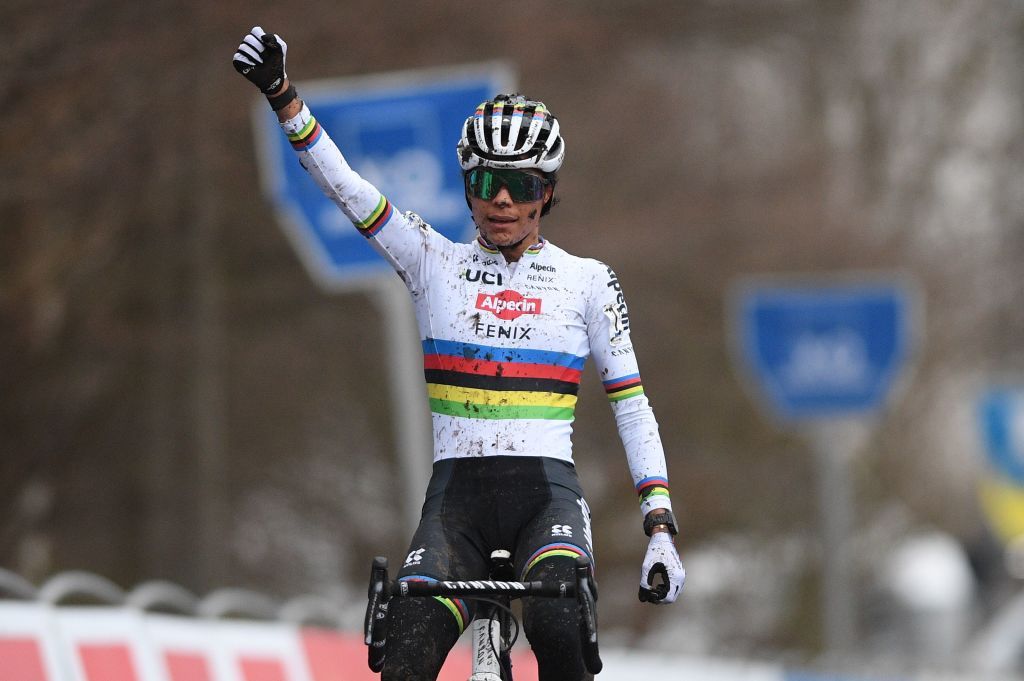 Ceylin Alvarado (Alpecin-Fenix) wins in Hamme