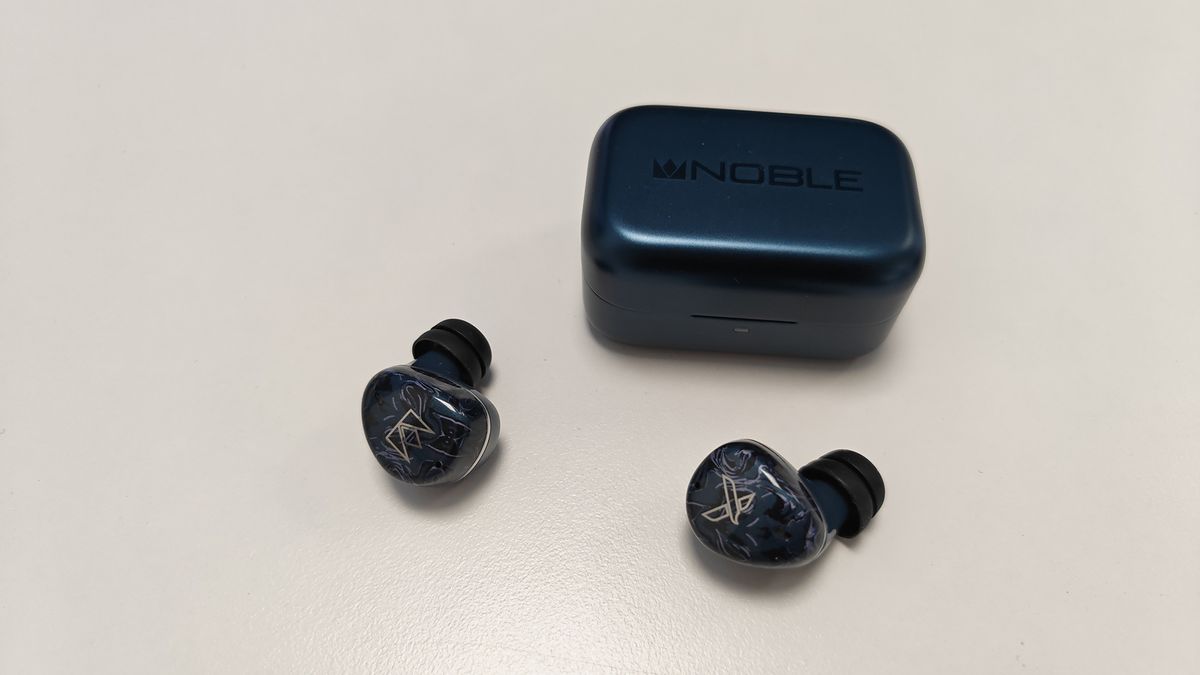 The Noble Osprey, alongside other Noble earphones.