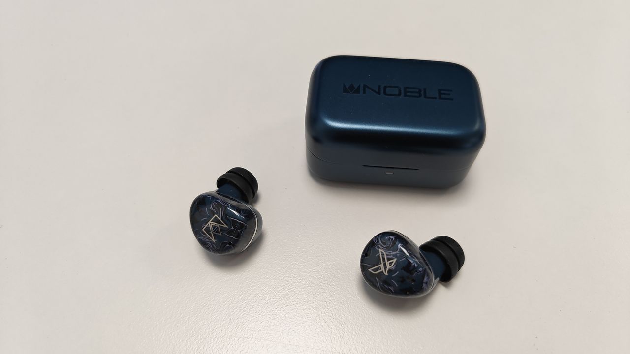 The Noble Osprey, alongside other Noble earphones.