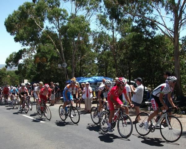 Matthew Lloyd (Silence-Lotto) leads the chase group.