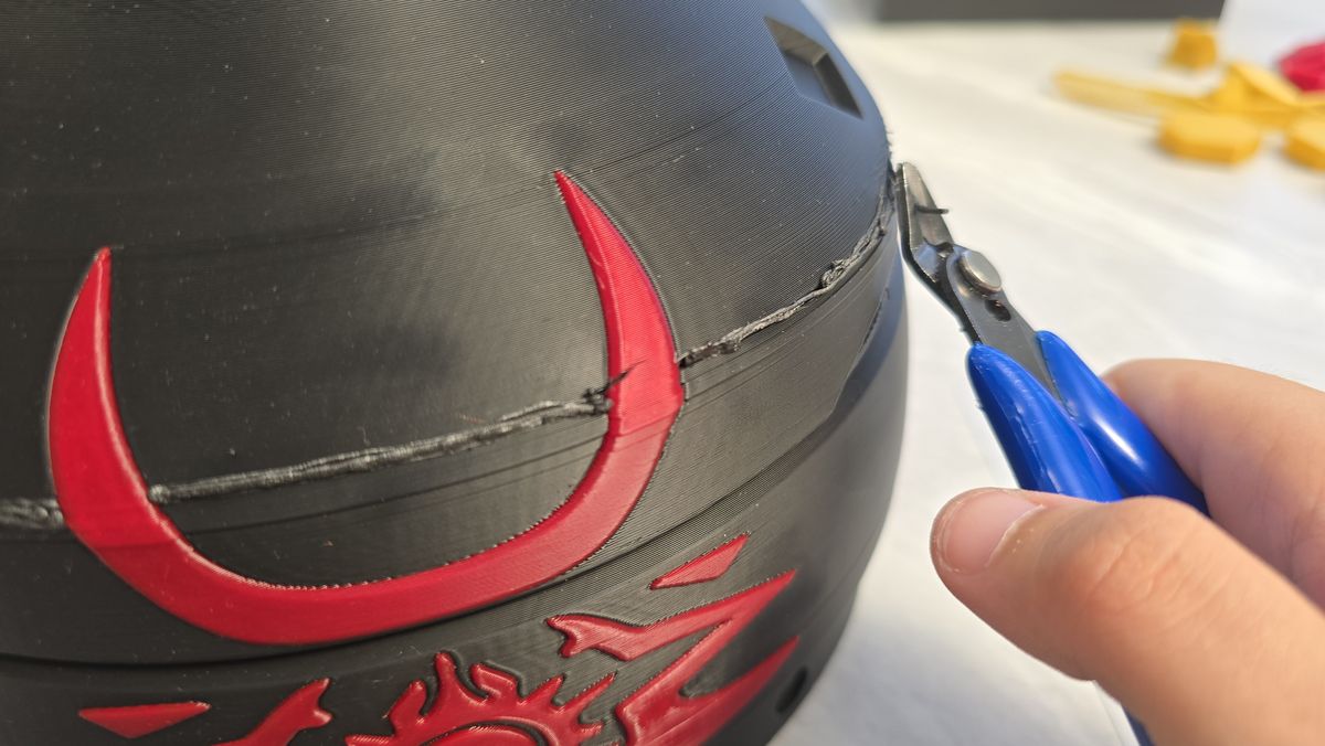 Using a 3D pen for cosplay