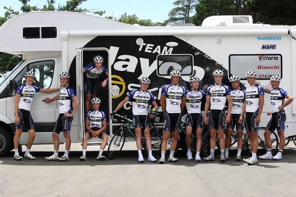 All 11 members of Team Jayco Skins pose infront of the team's van.