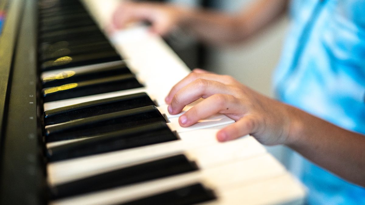 Best keyboards deals to learn piano