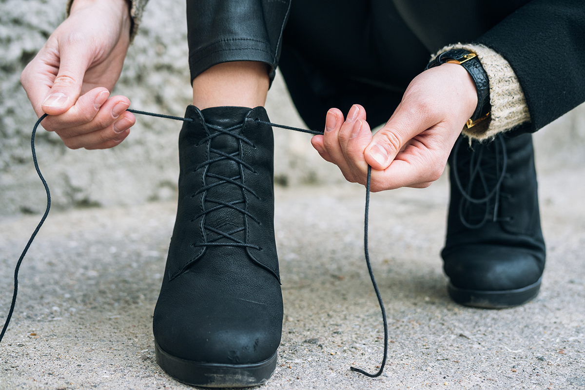 Why Do Shoelaces Come Untied? Science 