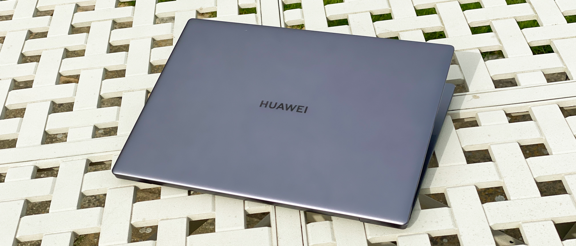 Huawei matebook mystic silver