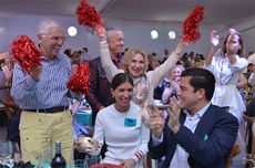Bidders enjoying the Naples Winter Wine Auction 2018.