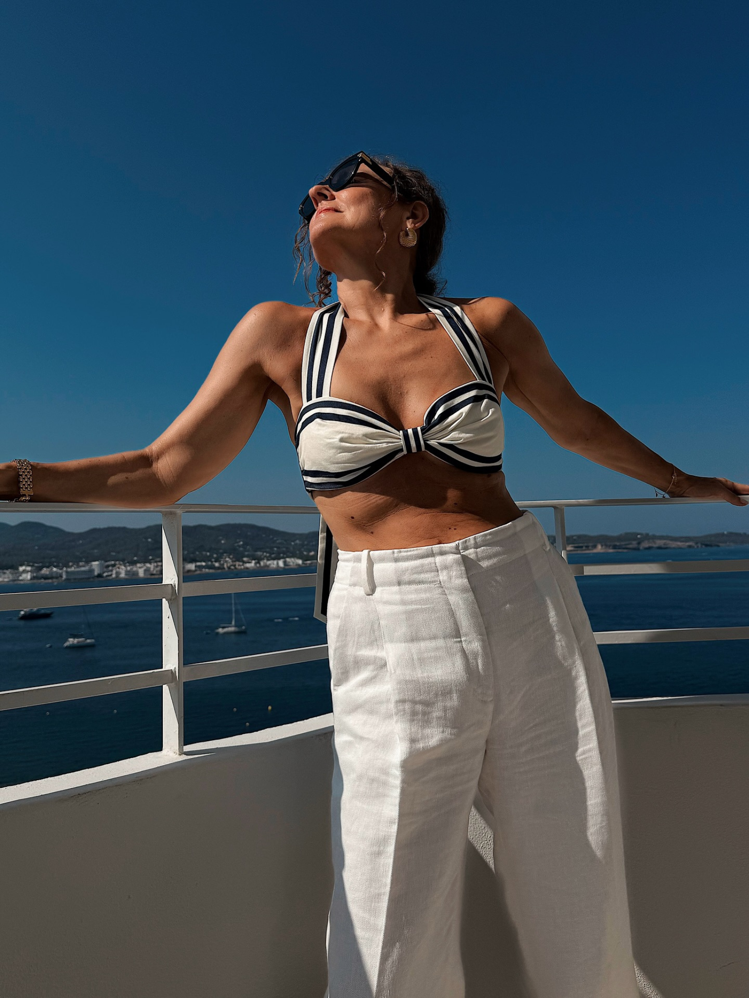 @venswifestyle standing in the sun